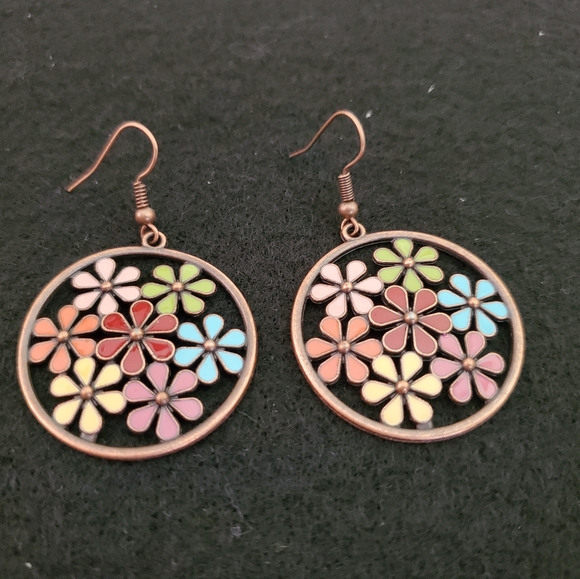 BEAUTIFUL EARRINGS - Picture 2 of 2